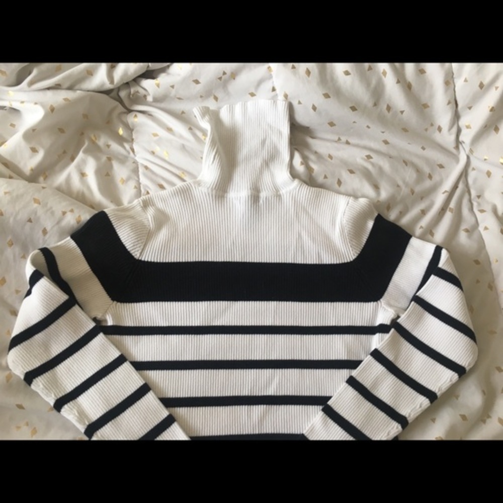 Lauren Ralph Lauren Striped B&W Turtleneck Sweater - Picture 6 of 6